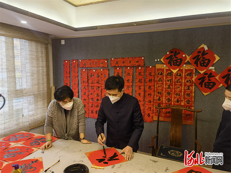 梆子聲里剪紙紅，福字潤染石家莊的溫情歲歲年年